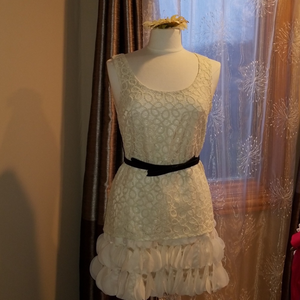 Romantic! Lacey shift dress or tunic Sz small